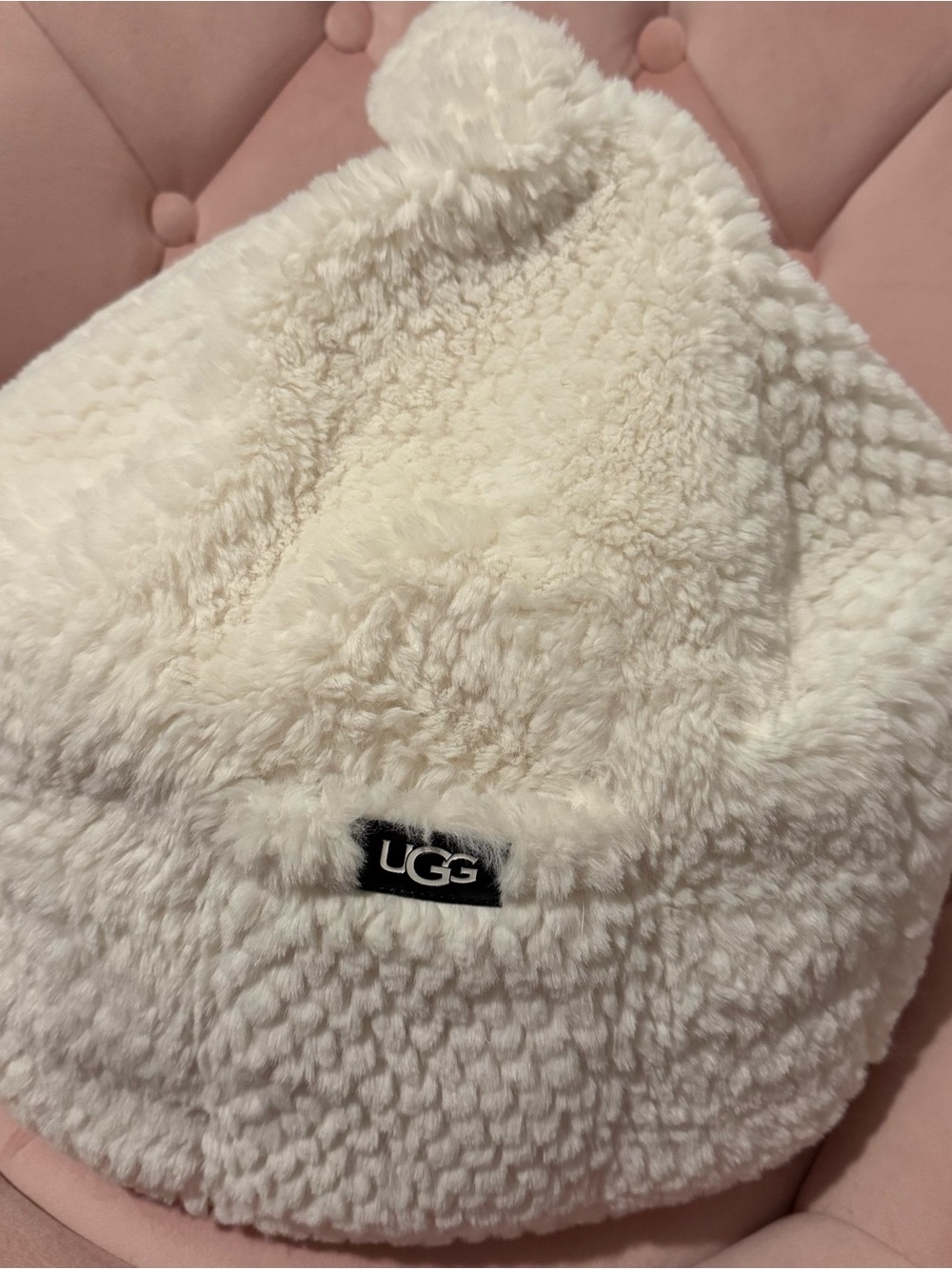 UGG Mini Cream Tablet Pouf With Phone Pocket 13”x13”x13”